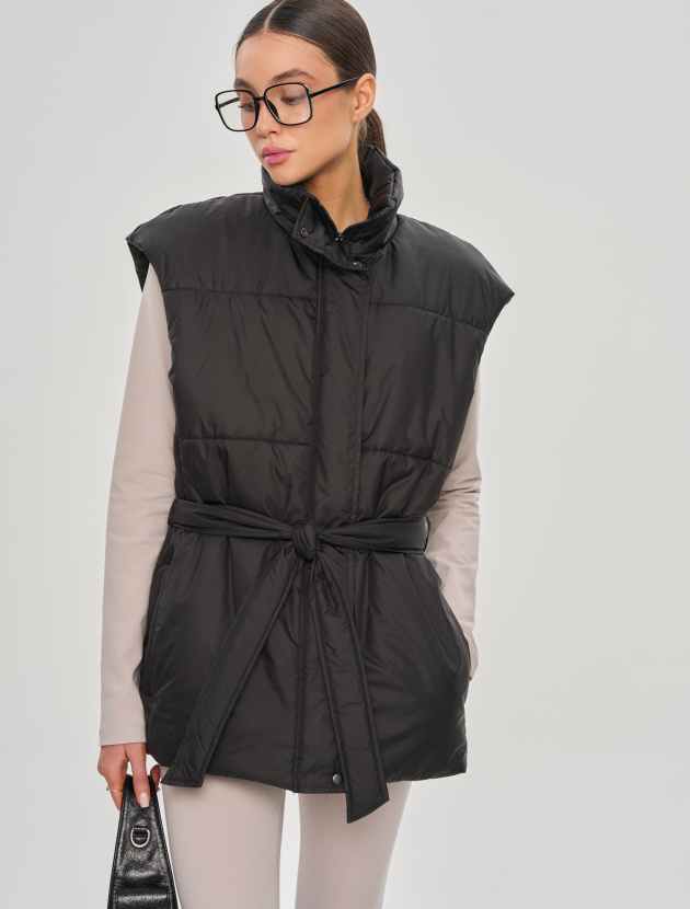 Жилет утепленный с поясом