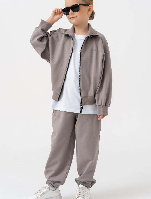 Костюм из футера объемного кроя