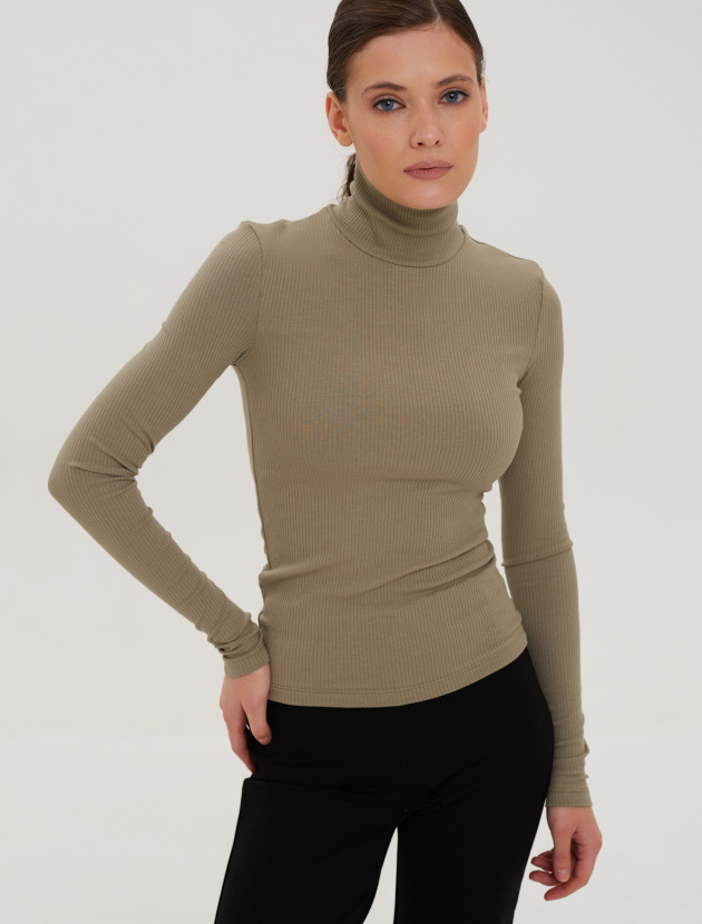 Водолазка в рубчик