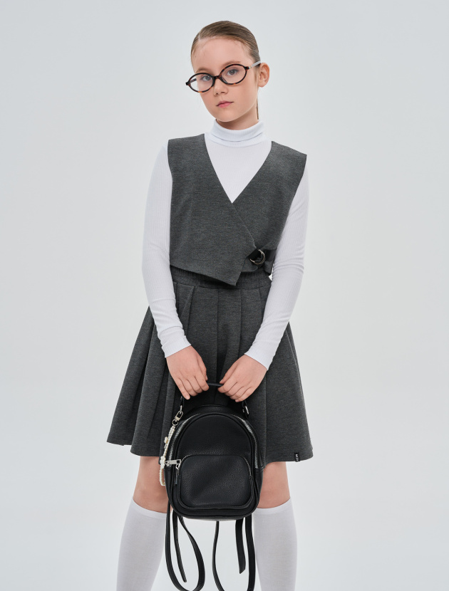 Укороченный жилет ассиметричного кроя