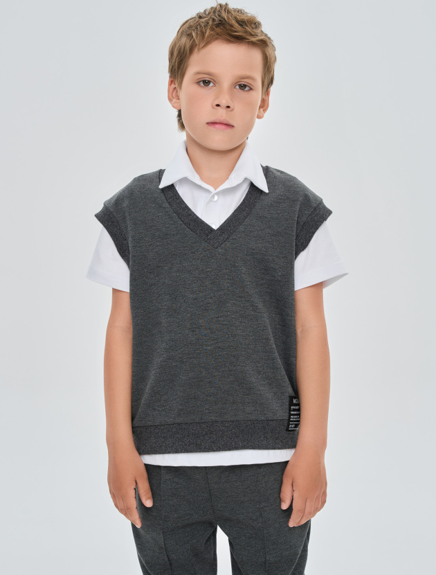 Базовый жилет с нашивкой