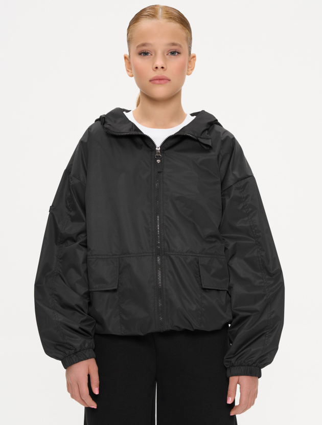 Ветровка с капюшоном