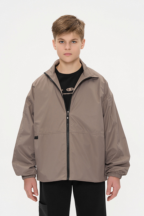 Ветровка с воротником-стойкой