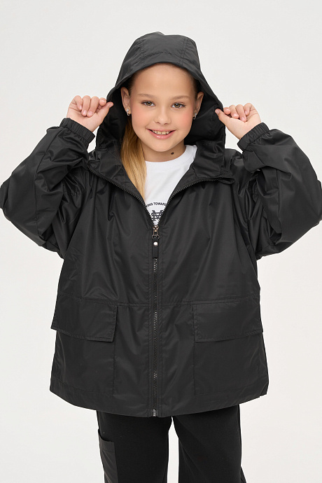 Ветровка с капюшоном