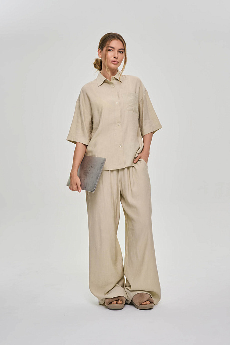 Костюм в пижамном стиле с брюками-палаццо